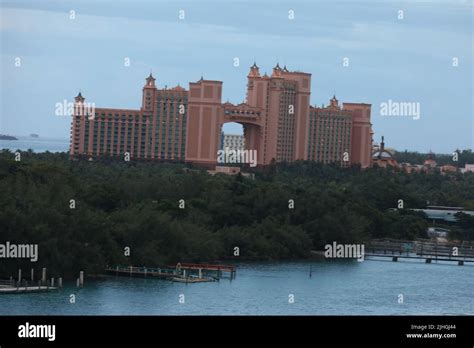 Royal Towers Hotel, Atlantis resort, Paradise Island, The Bahamas Stock Photo - Alamy