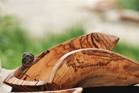 Wooden bowls. Unique & handmade. Useful & decorative.