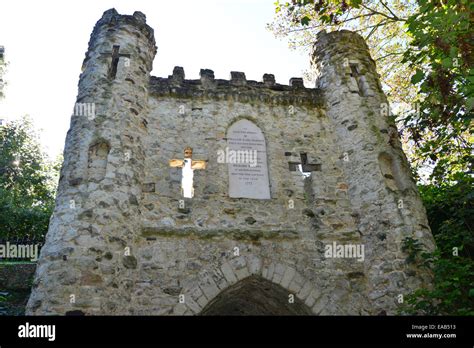 Medieval gateway, Reigate Castle, Reigate, Surrey, England, United Kingdom Stock Photo - Alamy