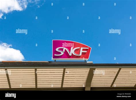 Sncf logo hi-res stock photography and images - Alamy