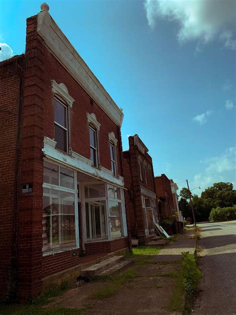 Early 1800s ghost town. : AbandonedPorn