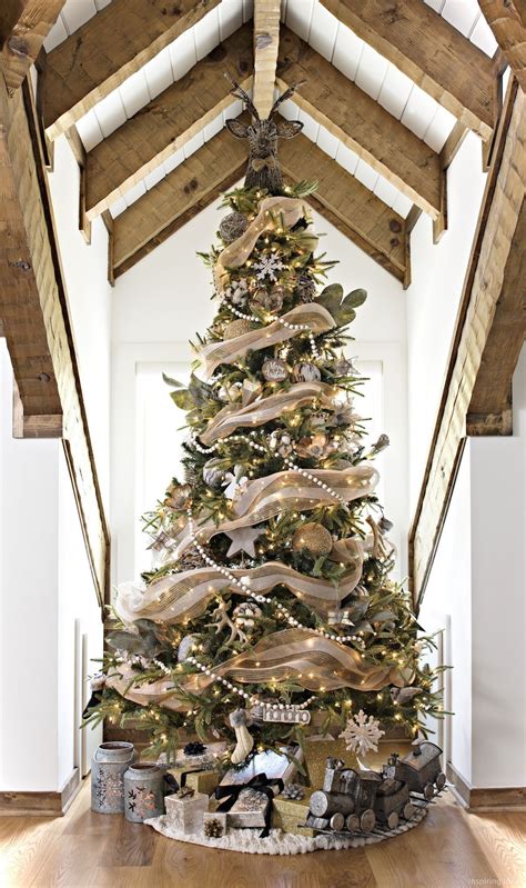 Rustic Christmas Decor Ideas on a Budget0011 | Christmas tree ...