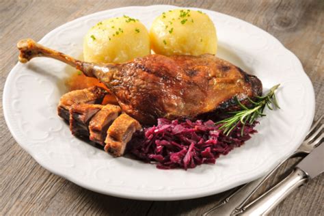 Traditional German Christmas Food - What Do Germans Eat