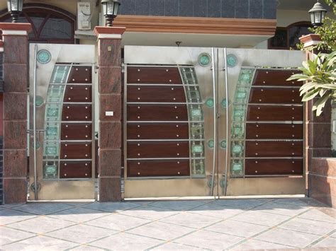 Modern Stainless Steel Gate, Size: Customizable at Rs 1200/square feet in Chennai