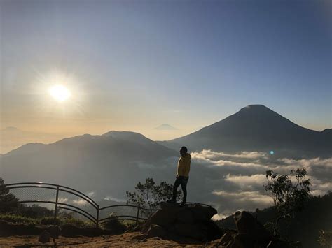 Bukit Sikunir Dieng, Wisata Camping bagi Pemula – Andarabus.com