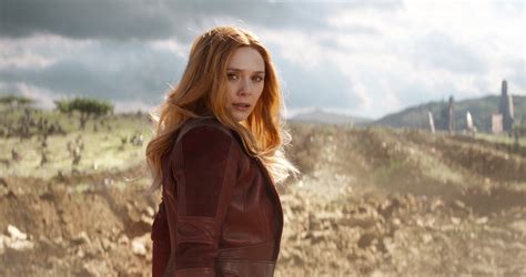 Elizabeth Olsen as Scarlet Witch in Avengers: Infinity War HD Wallpaper