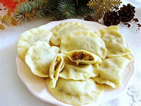 Wigilijne pierogi - przepis - PrzyslijPrzepis.pl