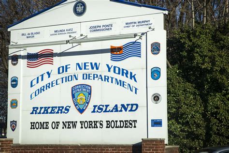 Rikers inmate files lawsuit after claiming he found tooth in food