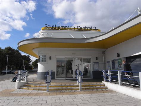 Southampton Central station | Southampton station. | Alan (Fred) Pipes | Flickr