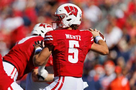 How Wisconsin football is regrouping under Jim Leonhard with Paul Chryst out - The Athletic