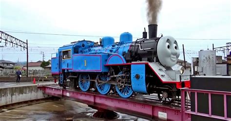 Thomas the Tank Engine on a real, working, railway turntable | Thomas ...