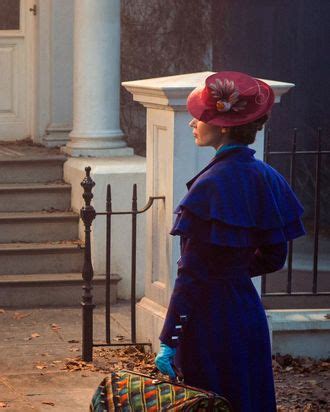 Get a First Look at Emily Blunt in 'Mary Poppins Returns'