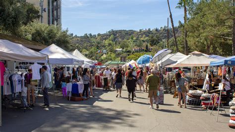 Rose Bowl Flea Market | Shopping in Los Angeles