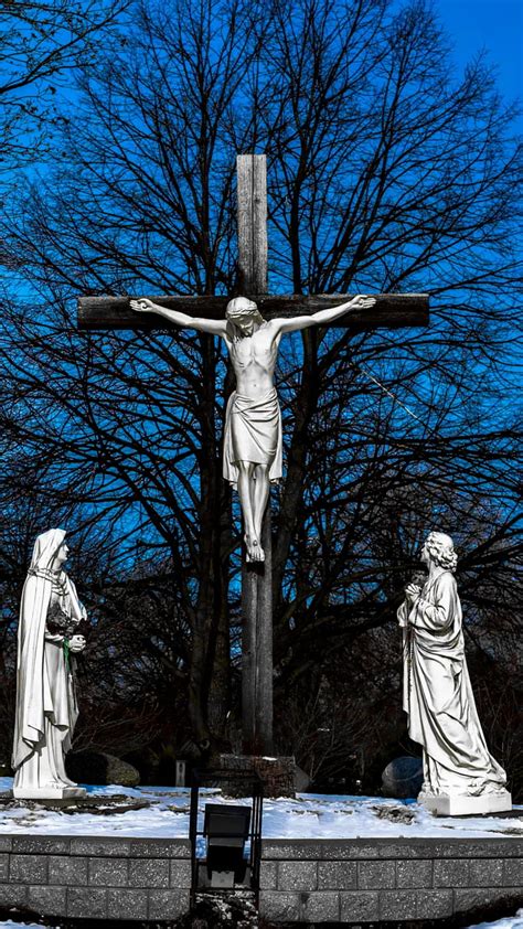 Crucifixion Of Jesus Wallpaper