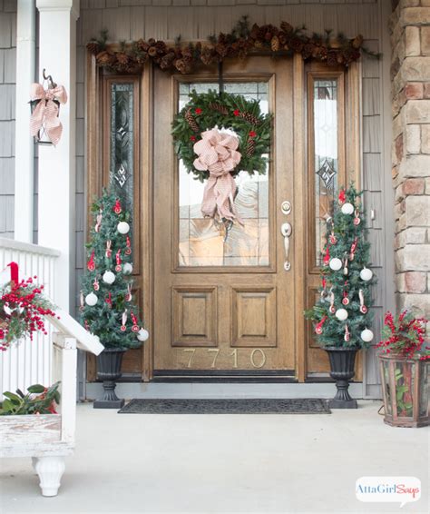 13 Stunning Christmas Porch Decor Ideas - HoneyBear Lane