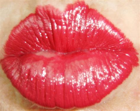 Red Lipstick by RebeKahsOwnPlace on DeviantArt