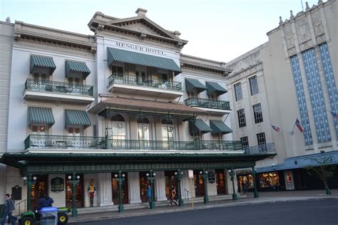 Ghosts, journalists haunt sacred ground at Menger Hotel – Coppell ...