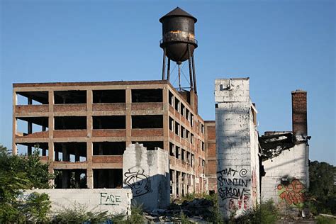 10+ Detroit Abandoned Auto Factory Stock Photos, Pictures & Royalty ...