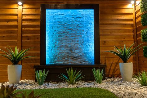 10+ Water Feature Lighting Ideas | Install-It-Direct