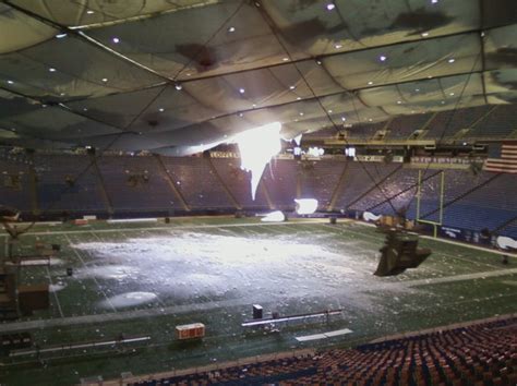 Vikings' stadium roof collapse caught on CCTV [video] - We Interrupt