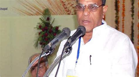 Farmers cannot be given loan waivers: MP Agriculture Minister – TwoCircles.net