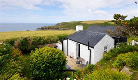 The Cable Hut nestles between the remote beaches of Abermawr and Aberbach in South Wales. Set ...