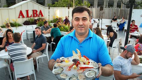 DINING AL FRESCO: Alba's rooftop lures diners to Quincy Center