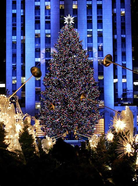 Experience the Magic of This Year's Rockefeller Center Christmas Tree