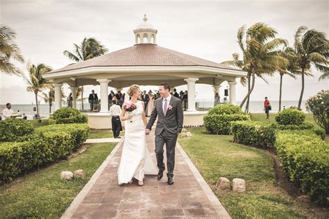 Wedding photographer at Moon Palace Resort, Cancun