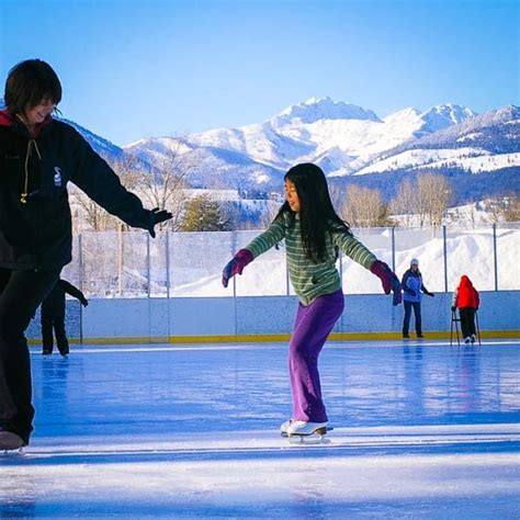 Ice Skating and Hockey tournaments in Winthrop WA