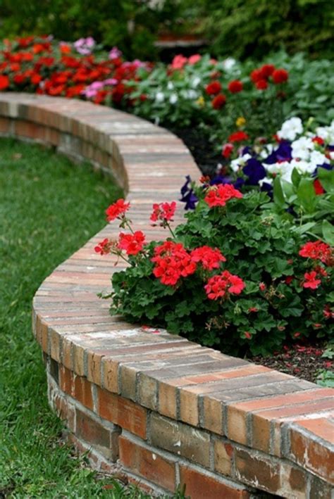 35 Beautiful Flower Beds Design Ideas In Front Of House | Brick garden edging, Landscaping ...