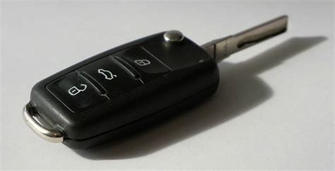 laser-cut-car-key-replacement-in-houston-texas