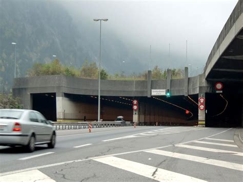 Gotthard Road Tunnel (Göschenen/Airolo, 1980) | Structurae