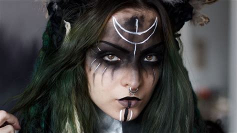 32 Amazing Face Paint Ideas for Halloween