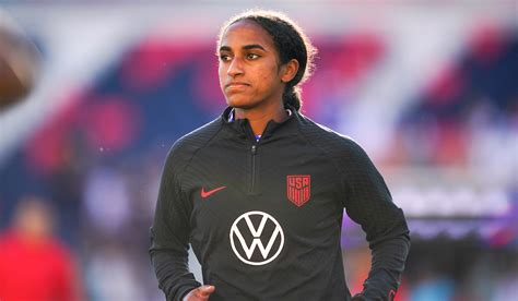 What Is This USWNT Player's Deal: Naomi Girma | Defector