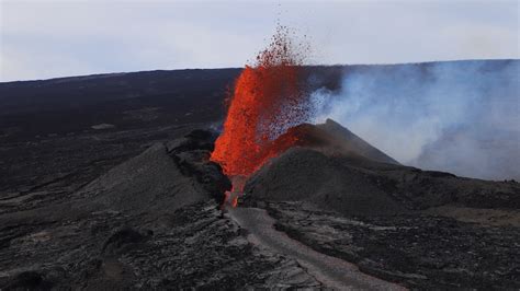 Scientists say eruption of Hawaii volcano continues to ease