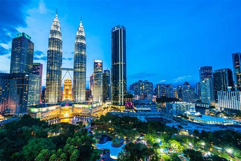 20 Famous Malaysian Landmarks For Your 2024 Bucket List