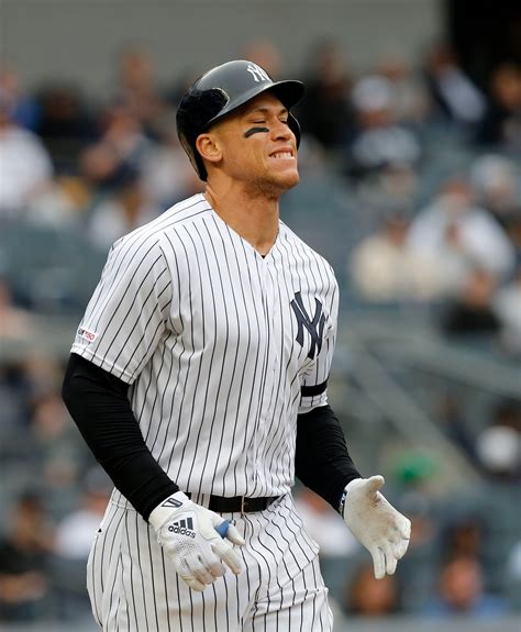 In Yankees’ Win, Bad News: Aaron Judge Leaves With an Oblique Injury - The New York Times