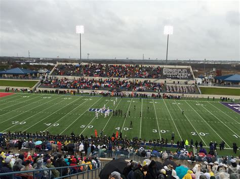 Lake Travis High School Cavaliers v Mansfield High School Tigers ...