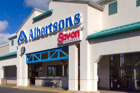 11 Grocery Stores Open Christmas Day 2021 - Albertsons, Vons & More Holiday Hours