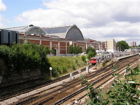 Kensington (Olympia) station - A Picture from Earl's Court to ...