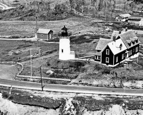 Nobska Point Lighthouse, Massachusetts at Lighthousefriends.com