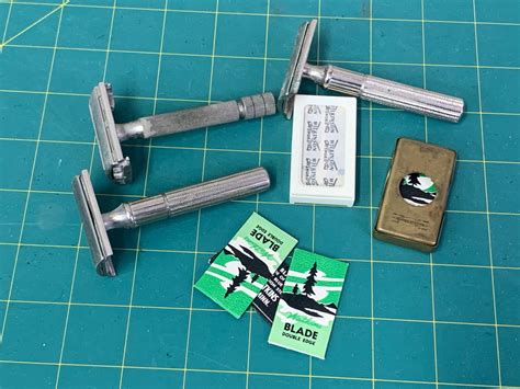 LOT OF VINTAGE SAFETY SHAVING RAZORS