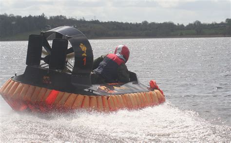 Hovercraft Racing at odd.ie - Cruise Shannon | Cruise Ireland | Boat Holiday : Discover the Shannon