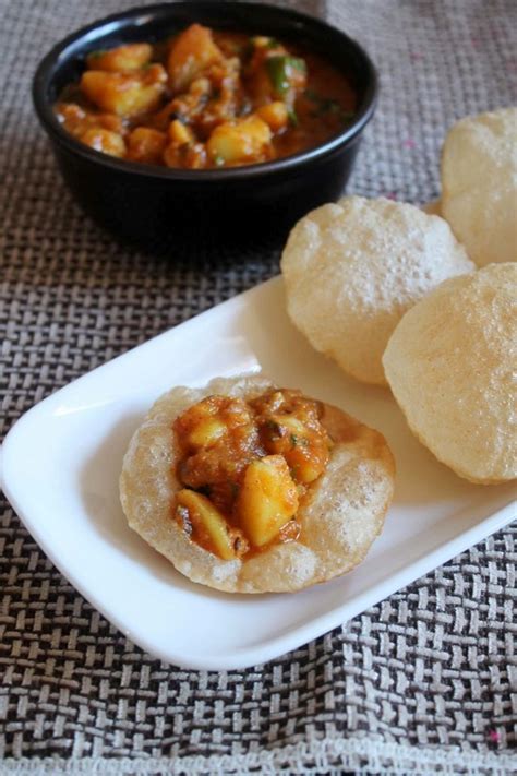 Aloo Puri Recipe (How to make aloo puri recipe) Punjabi Aloo Poori