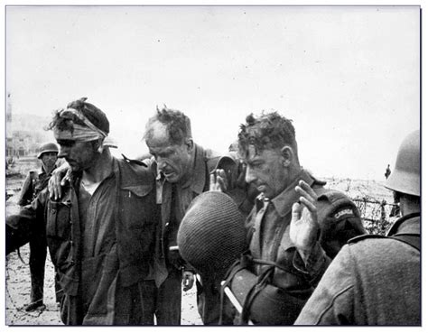 Canadian POWs after the Dieppe Raid, august 1942 [1286x1003] : r ...