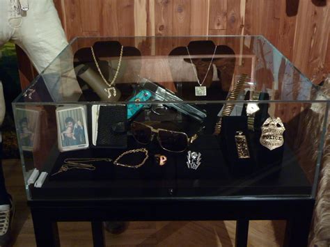 Pin on GRACELAND !!!....{& ELVIS'S GIFTS THAT HE GAVE TO HIS DEAR ...