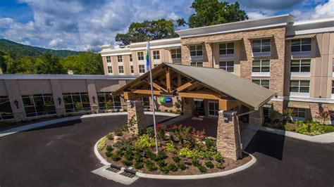 HOLIDAY INN EXPRESS® GATLINBURG DOWNTOWN, AN IHG HOTEL - Gatlinburg TN ...