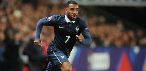 Voici pourquoi Lacazette devrait signer à Arsenal - Transfert Foot Mercato