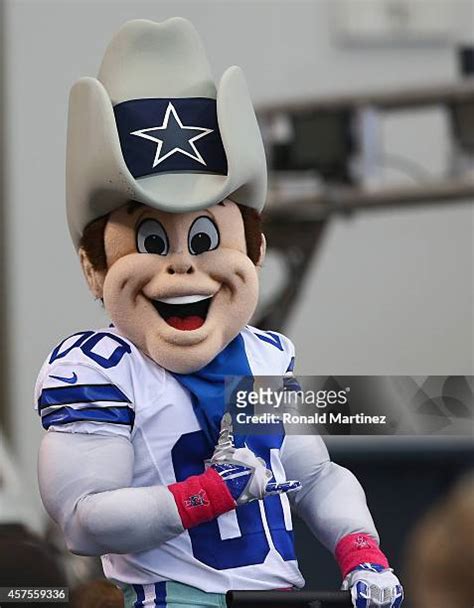 Mascot Rowdy Photos and Premium High Res Pictures - Getty Images